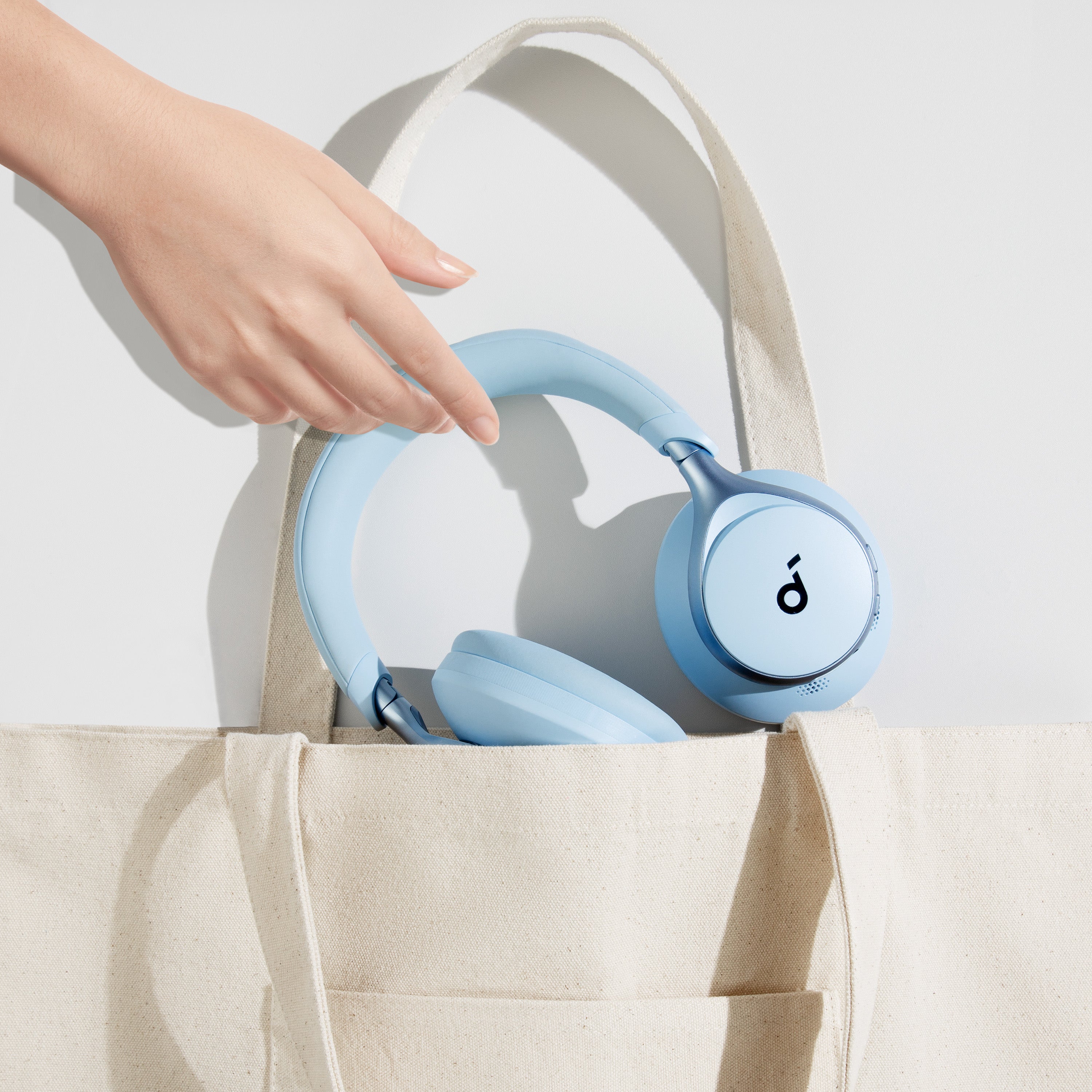 anker-soundcore-tote-bag-lightweight-cotton-carry-all-with-exterior-pocket image 4