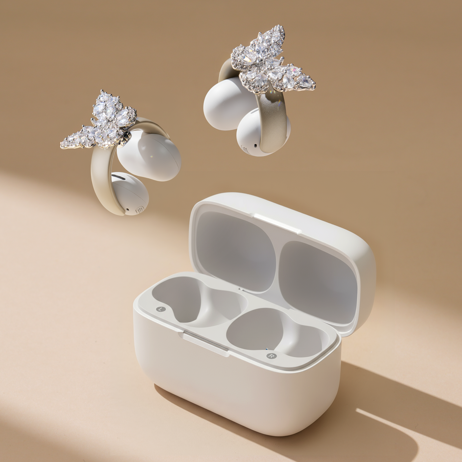 soundcore-aeroclip-butterfly-accessory-exclusive-decorative-clip image 5