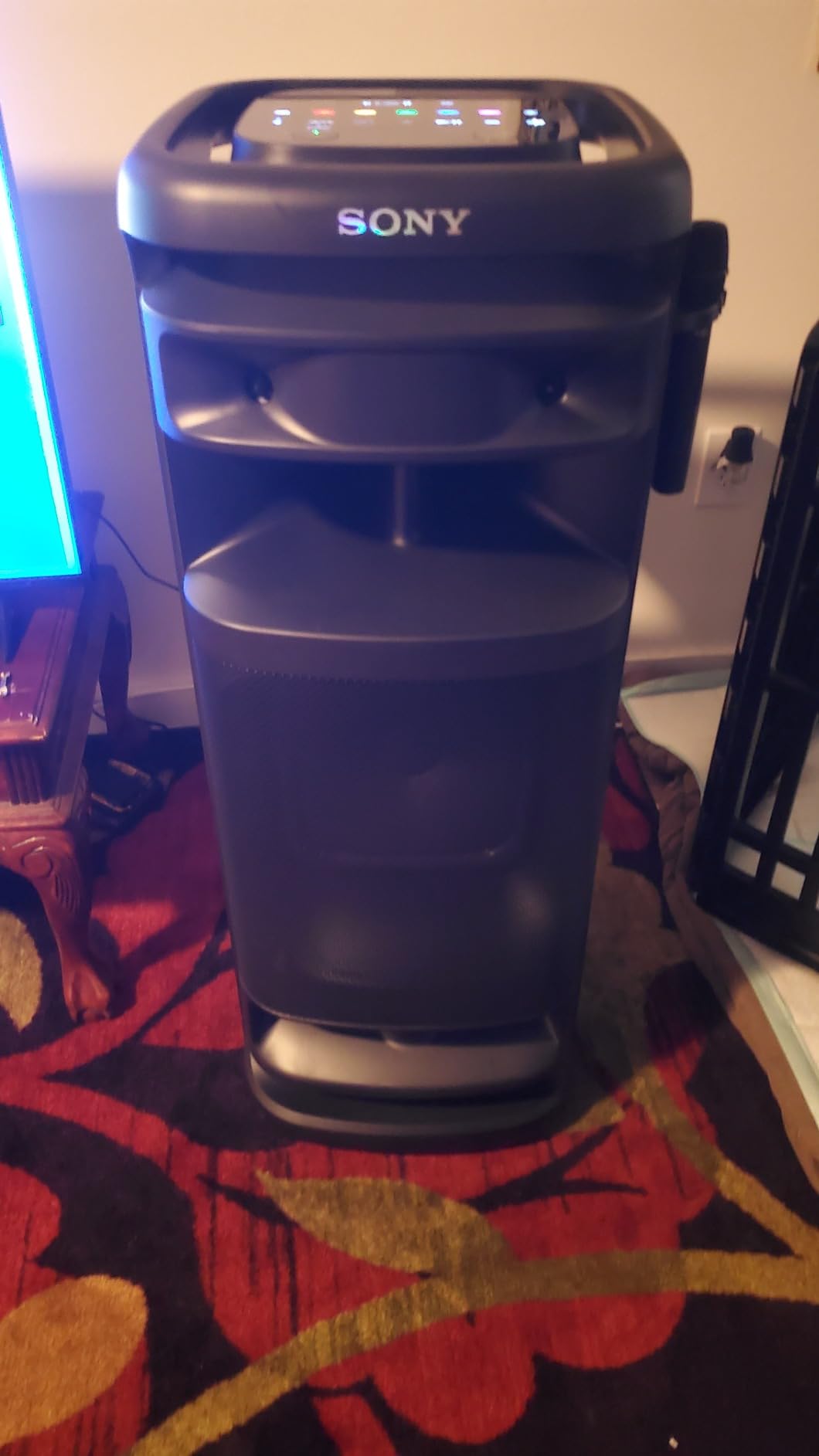 Good speaker, but mic could be better