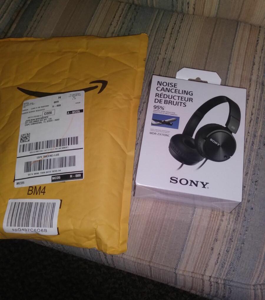 Solid headphones
