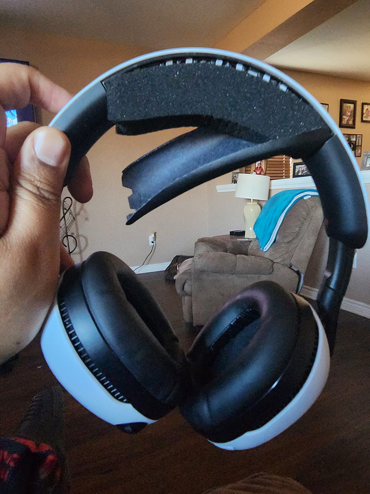 Solid headset for PS5