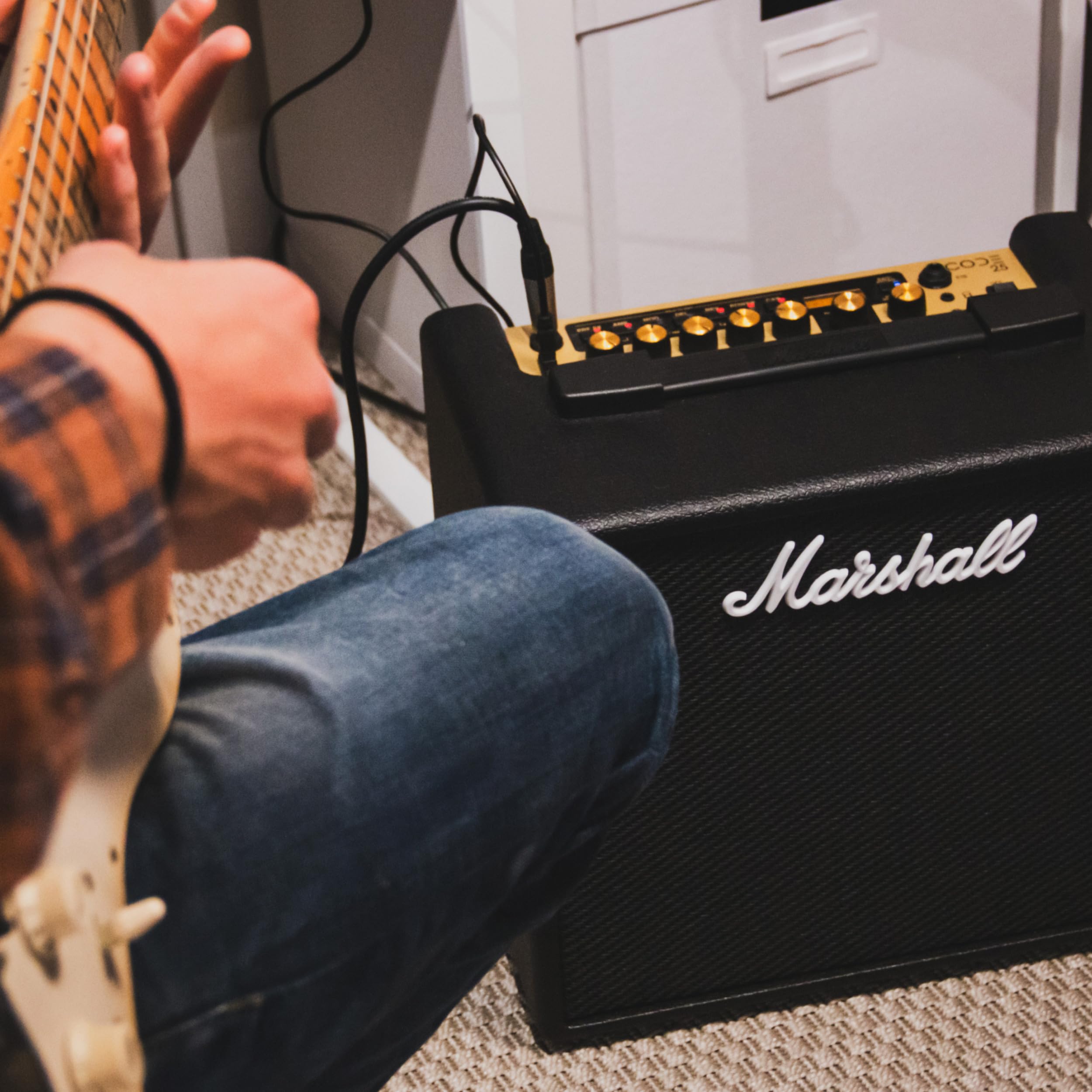 marshall-code-25-guitar-amplifier-25w-bluetooth-usb-black image 2