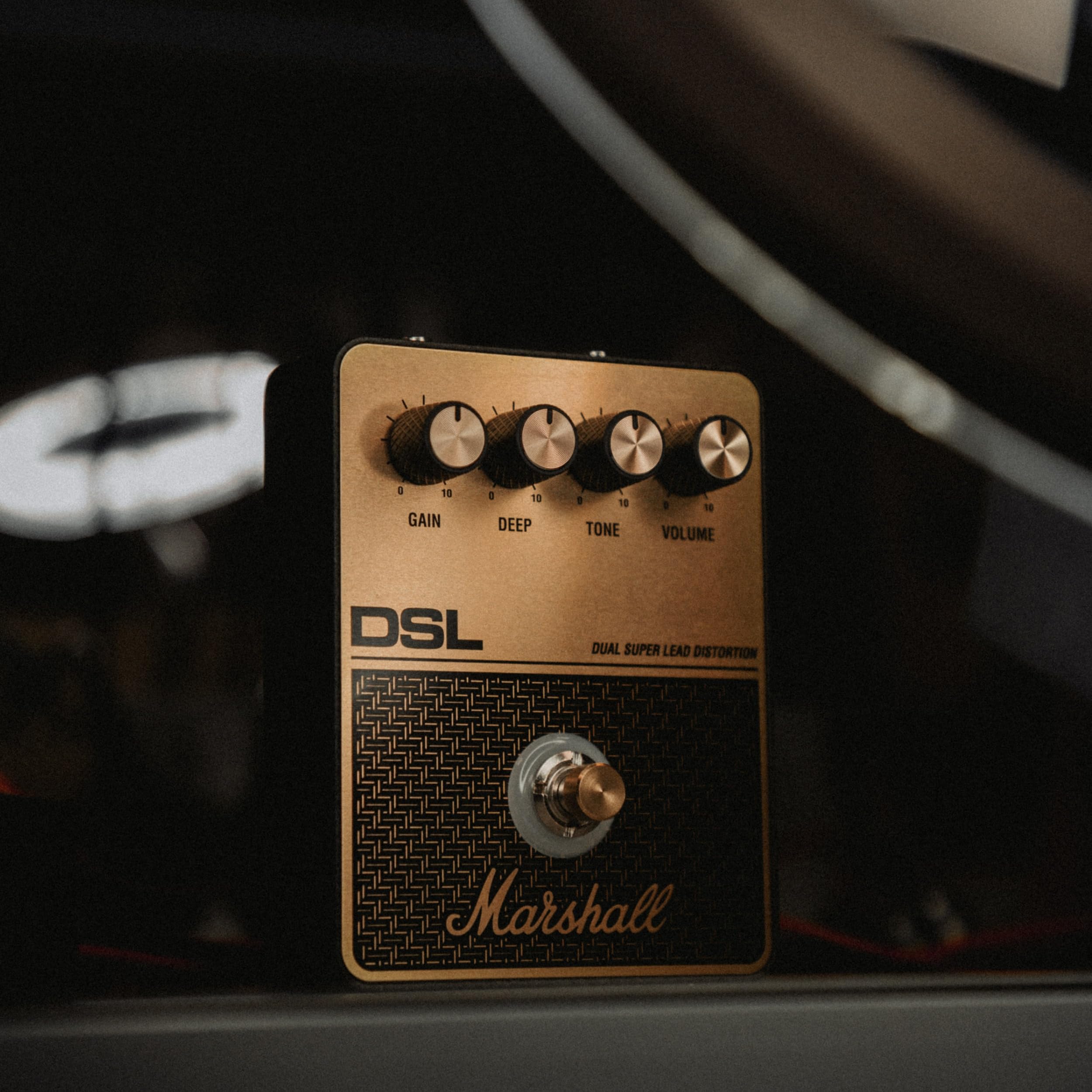 marshall-dsl-overdrive-distortion-pedal-black-and-gold image 7