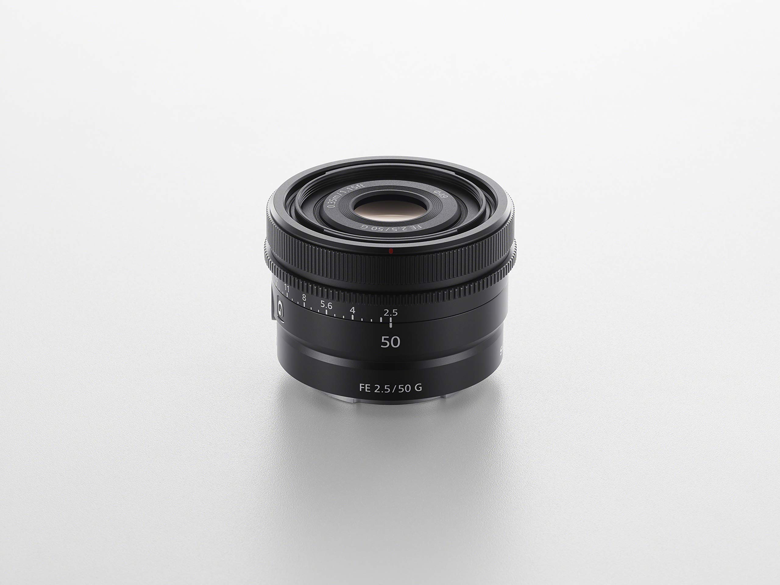 sony-fe-50mm-f2-5-g-full-frame-ultra-compact-prime-lens image 8