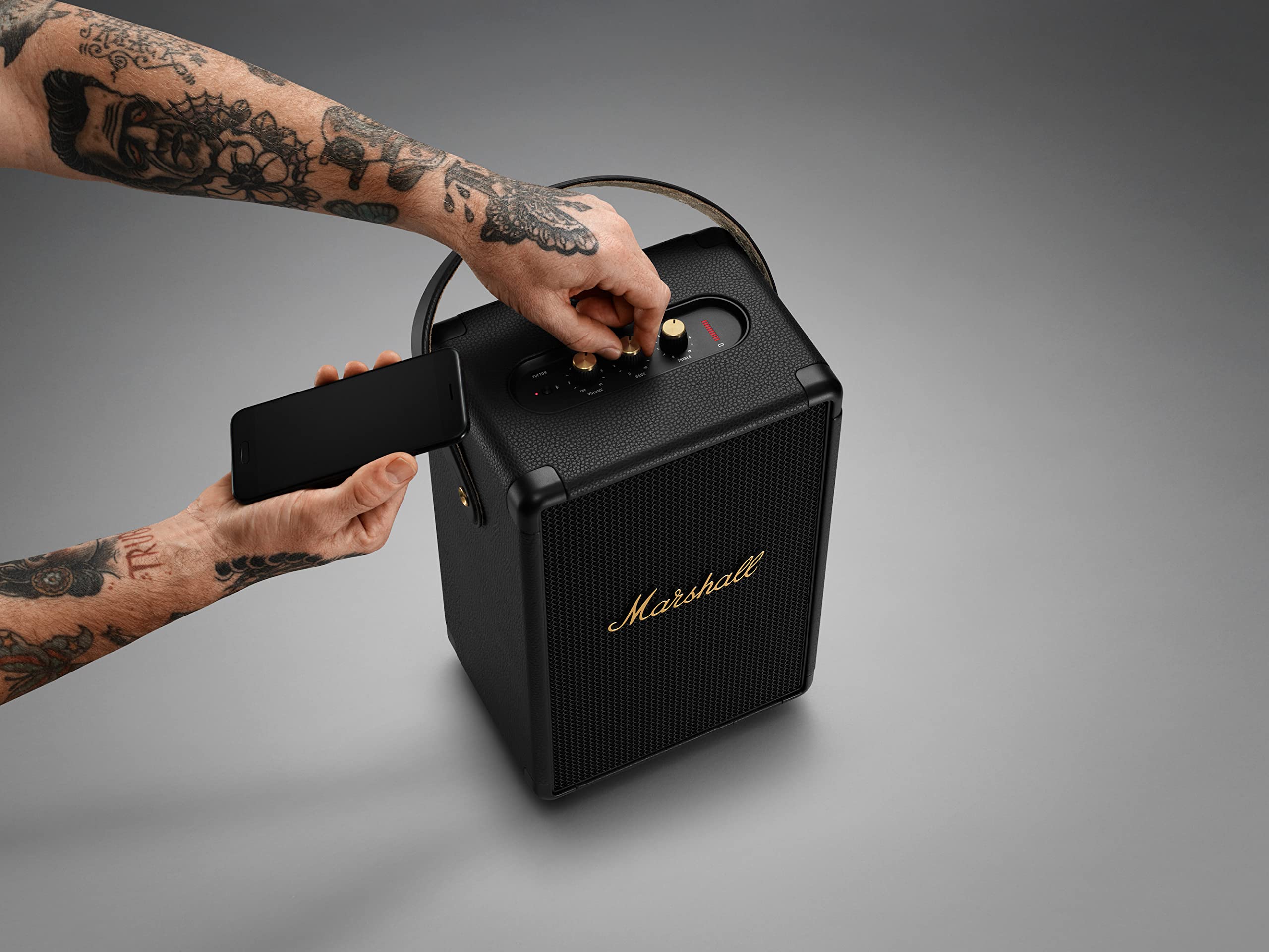 marshall-tufton-portable-bluetooth-speaker-black-brass-20-hours-playtime-3-way-s image 5