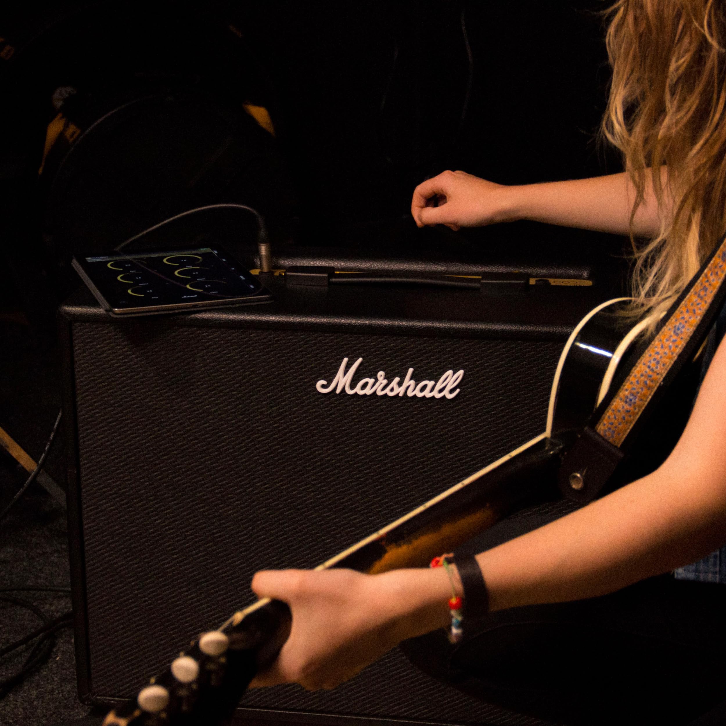marshall-code50-digital-combo-guitar-amplifier-50w-100-presets-24-effects-blueto image 6