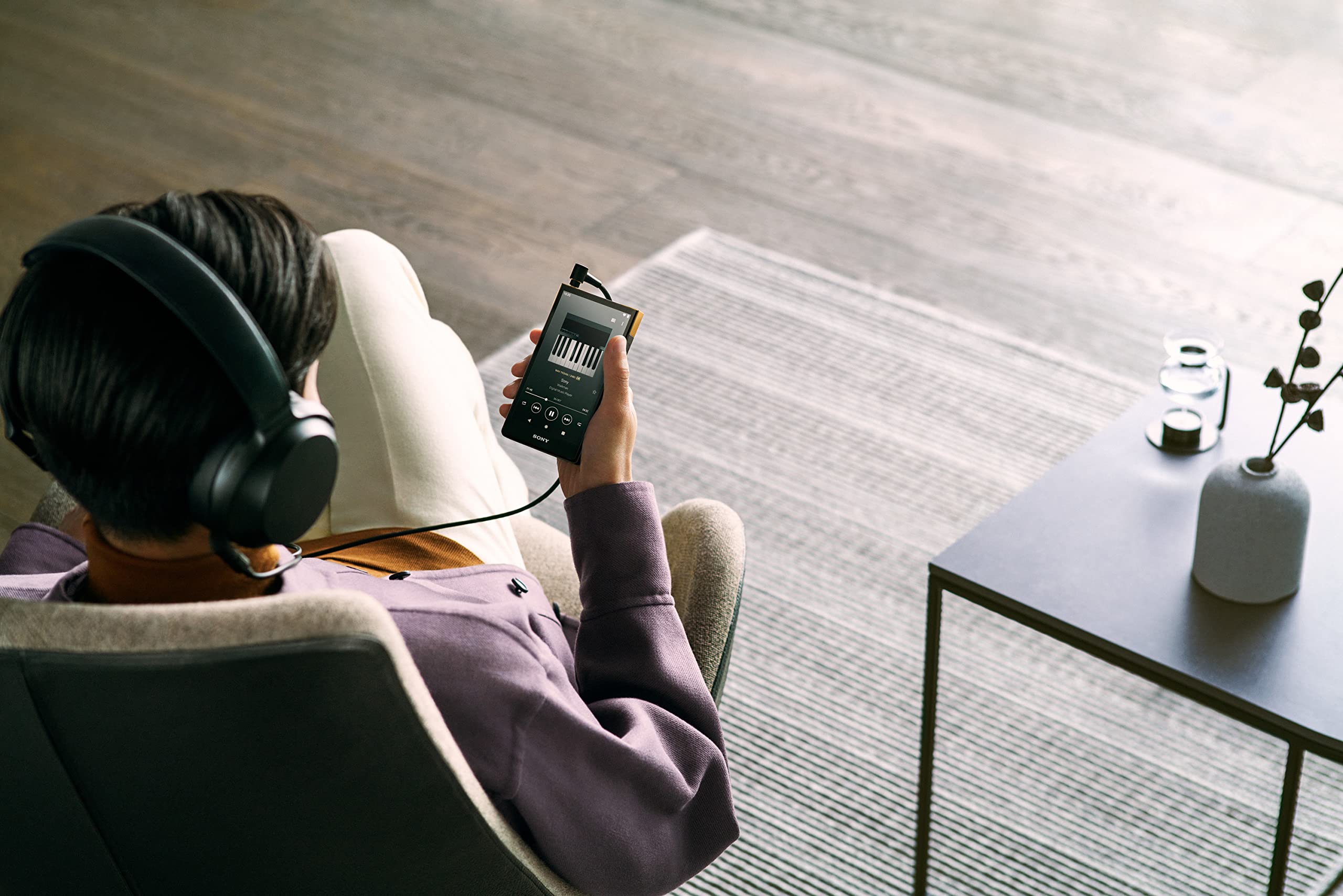sony-nw-zx707-walkman-64gb-hi-res-portable-music-player-android-5-0-touchscreen- image 5