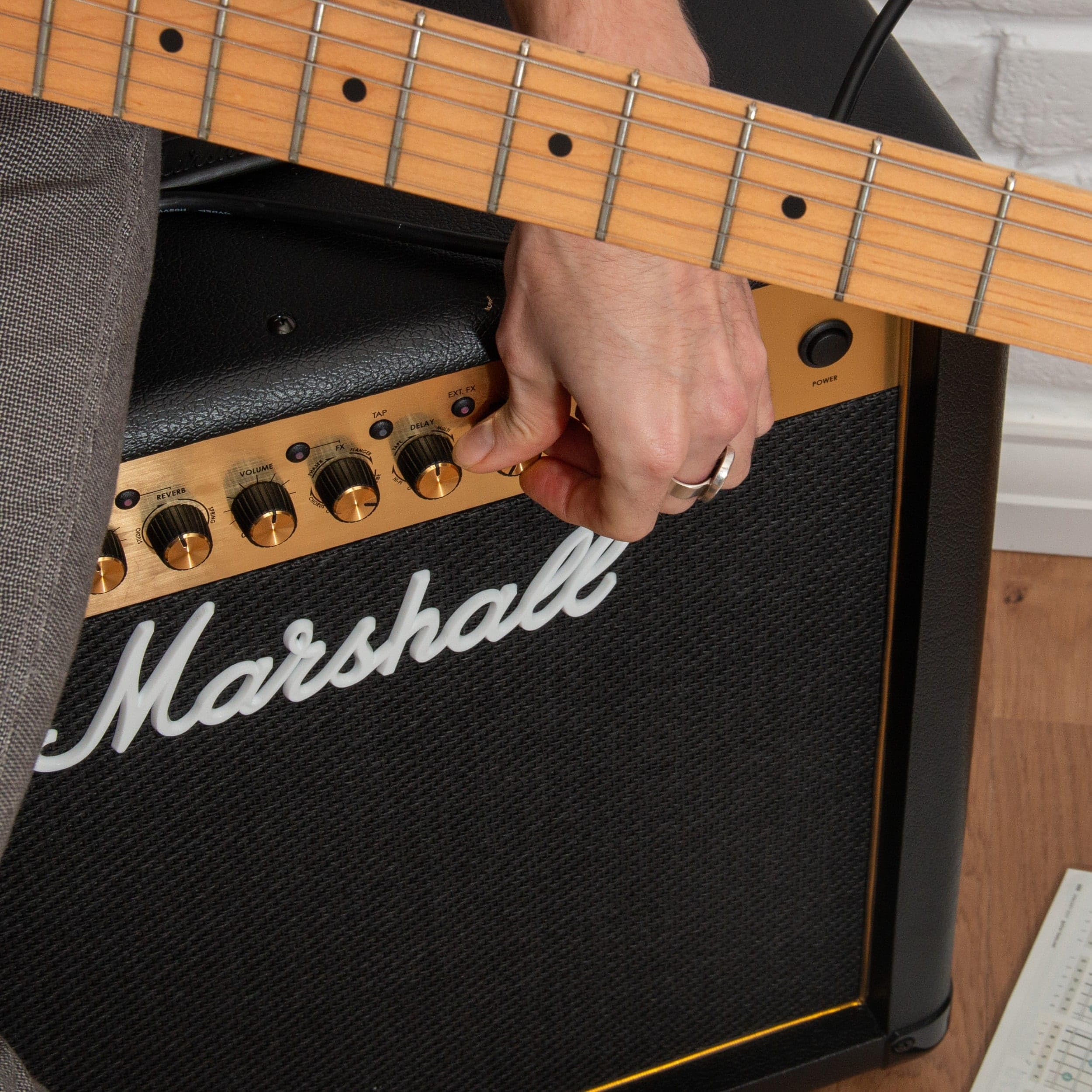 marshall-mg50gfx-combo-guitar-amp-50w-4-channels-digital-fx-12-custom-speaker-fo image 2