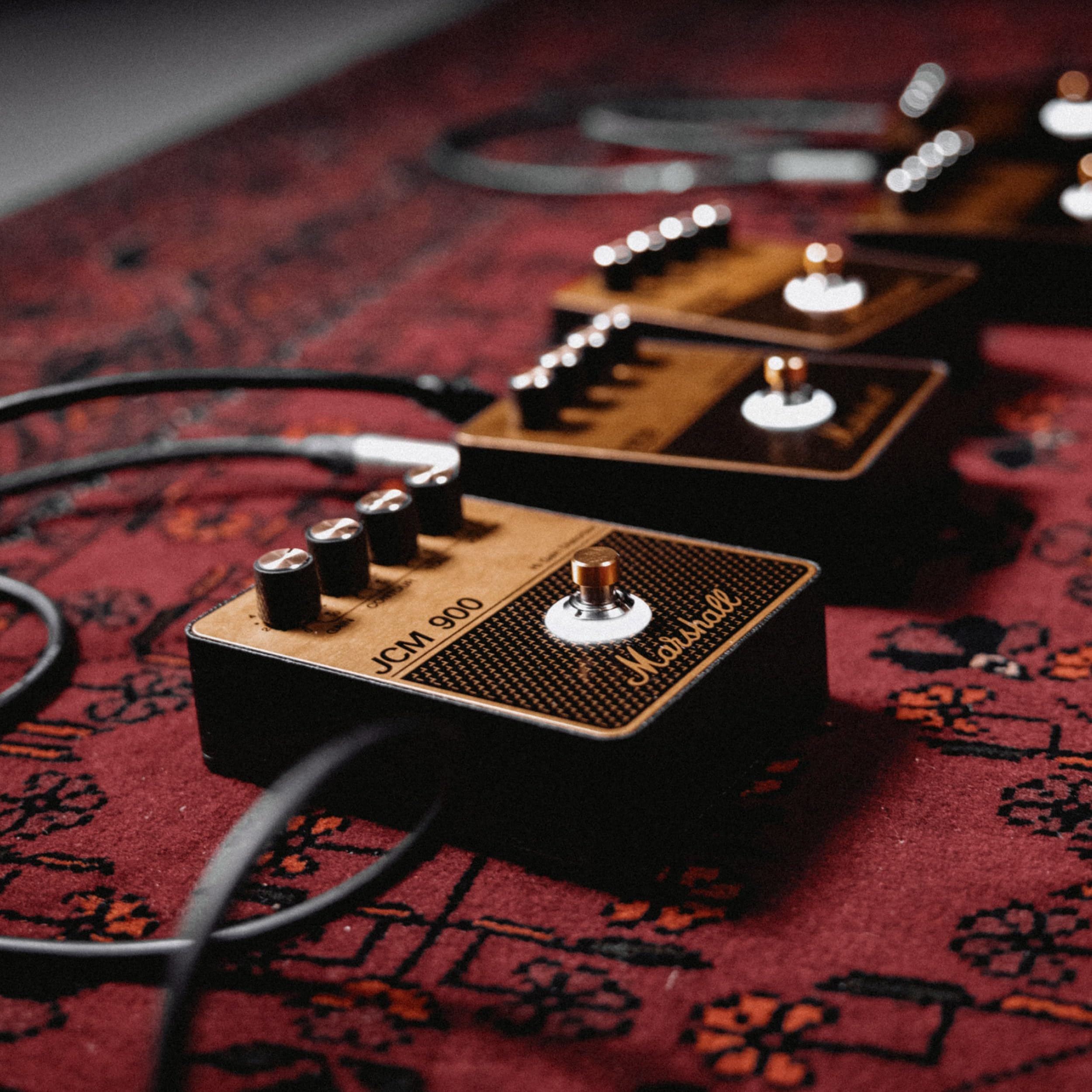 marshall-jcm900-overdrive-distortion-pedal-black-and-gold image 6