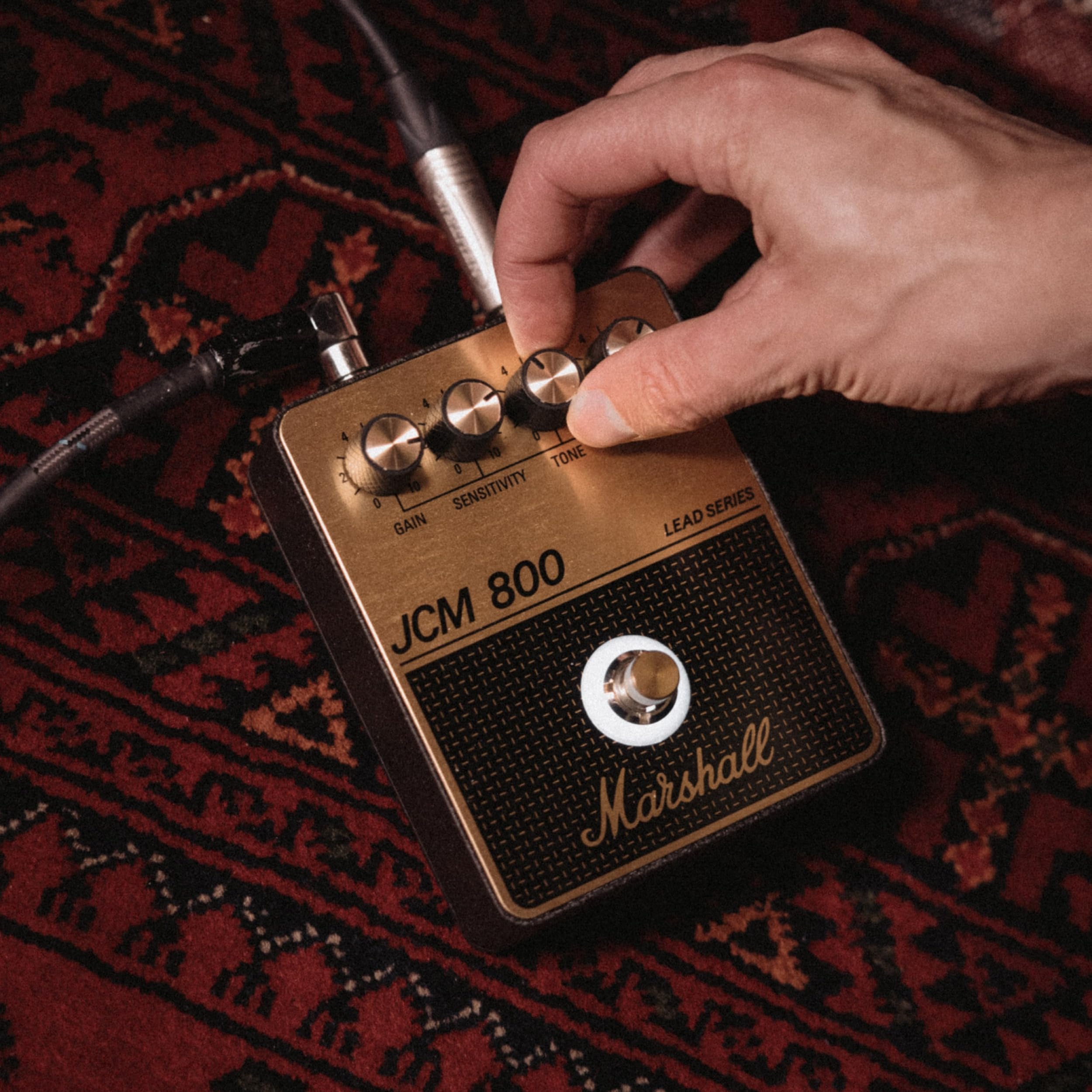 marshall-jcm800-overdrive-distortion-pedal-black-and-gold image 6